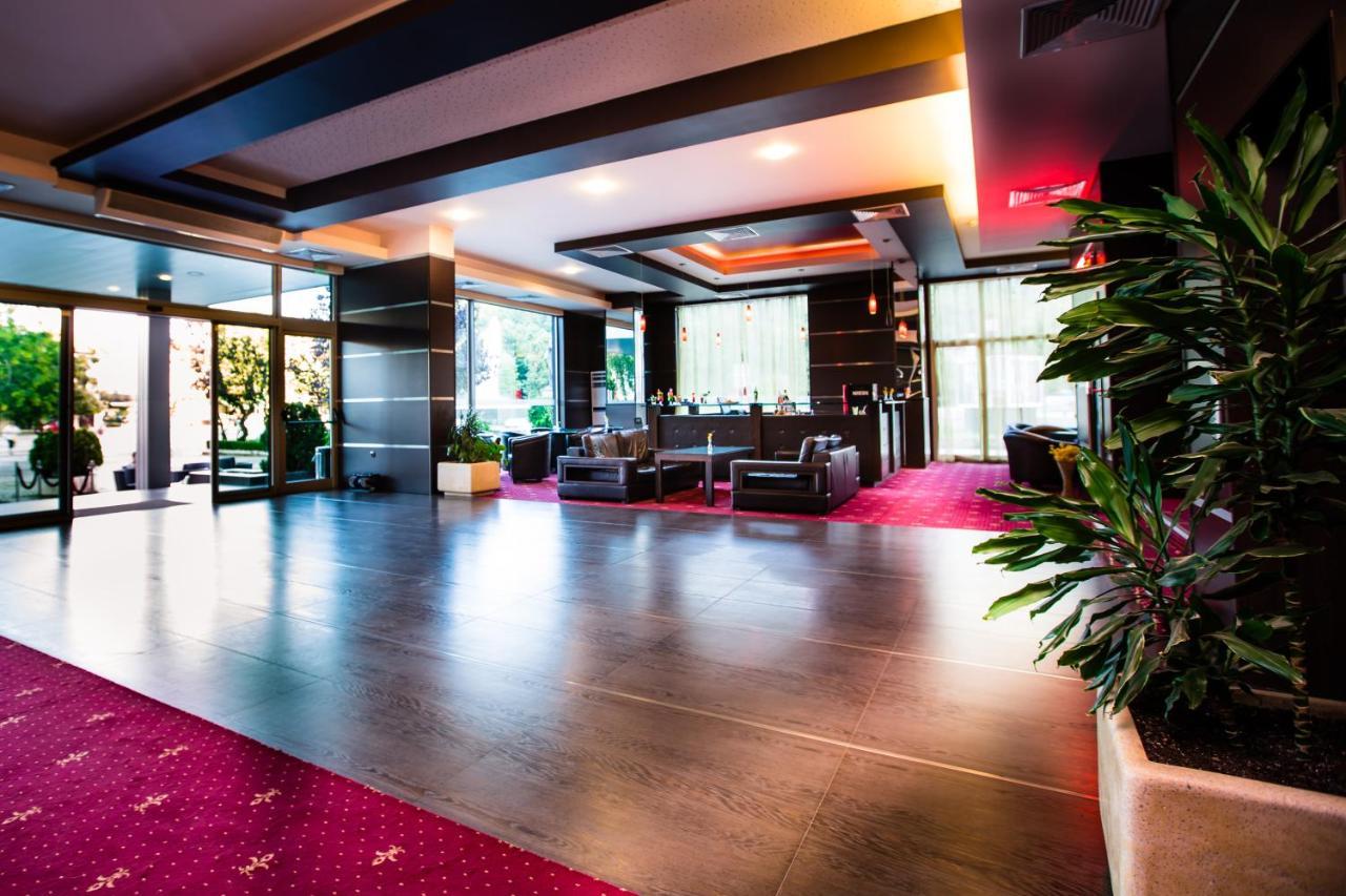 Hemus Hotel - Vratza Vratsa エクステリア 写真