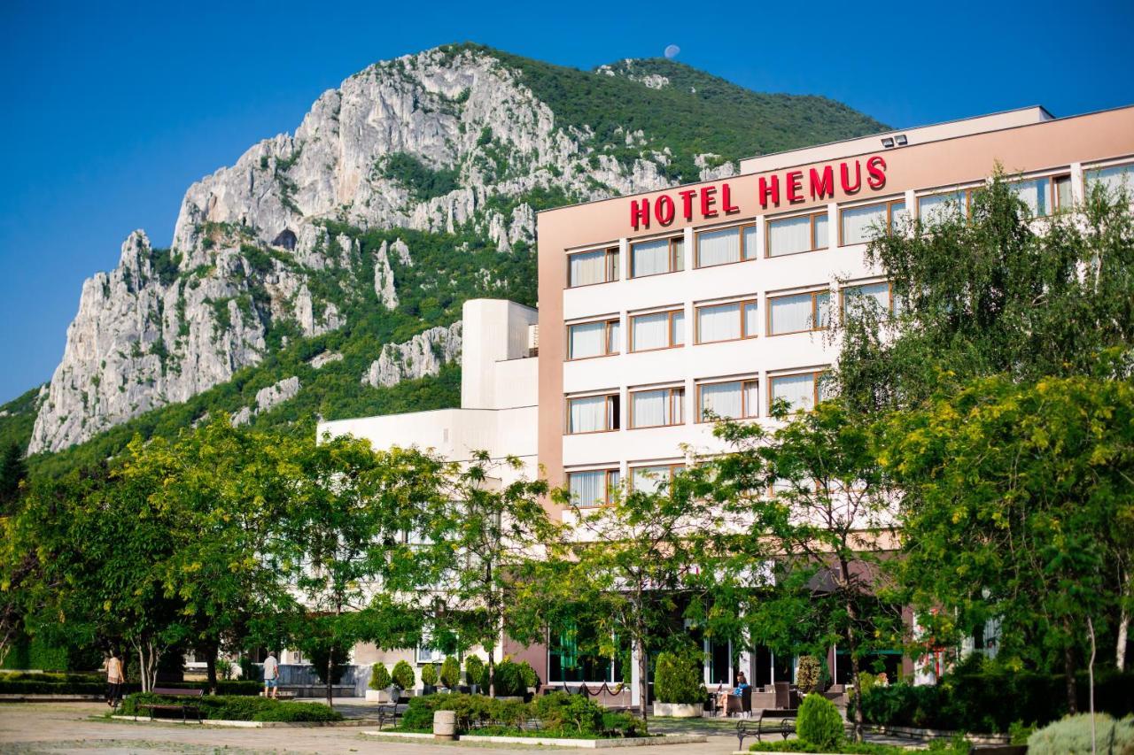 Hemus Hotel - Vratza Vratsa エクステリア 写真