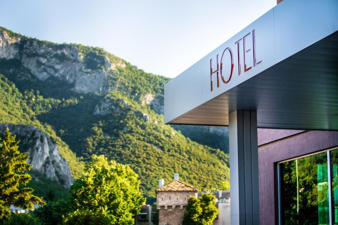 Hemus Hotel - Vratza Vratsa エクステリア 写真